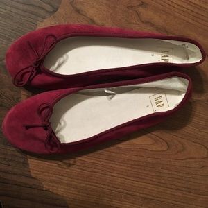 GAP classic burgundy suede ballet flats BRAND NEW